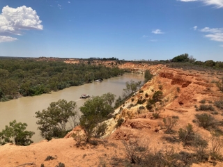 The red cliffs of the Murray River