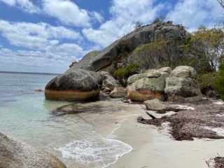 Start of the alternative way back along the shore