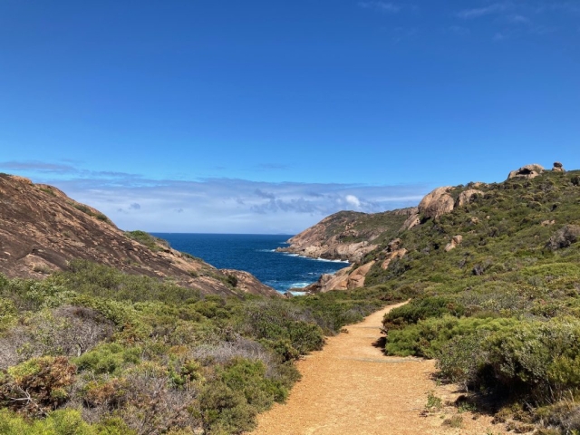 The trail towards Thistle Cove