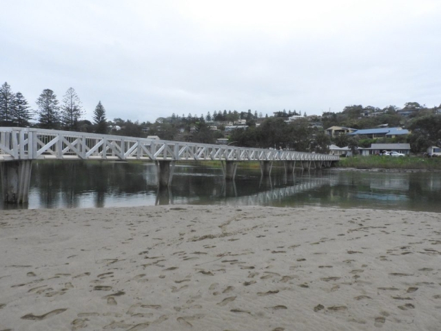 Footbridge over to Gerroa