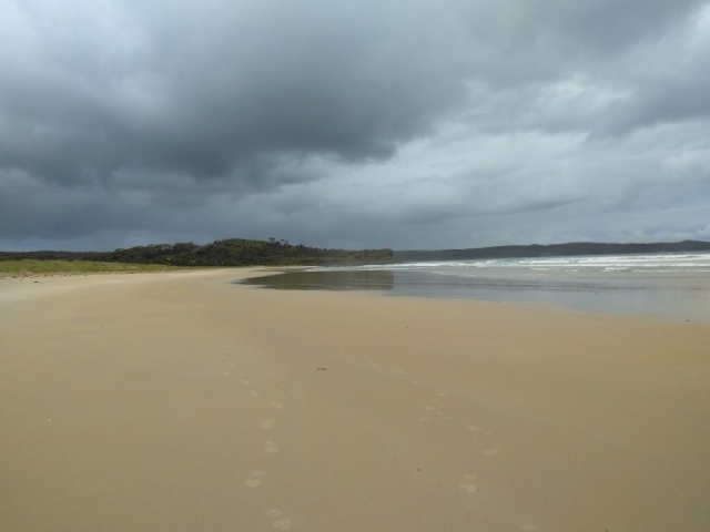 Bherwerre Beach near the Cave Beach end