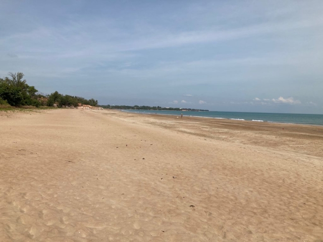 Beach near Dripstone Cliffs