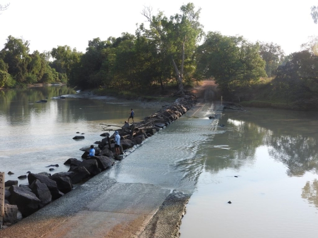 Fishermen at Cahills Crossing in the morning