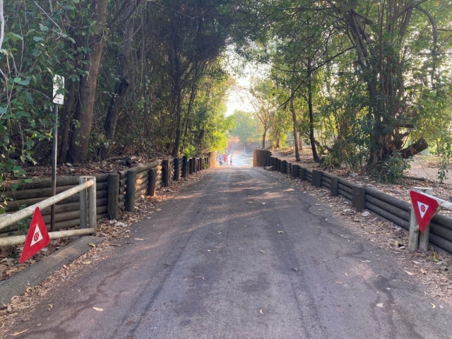 The roadway on to Cahills Crossing