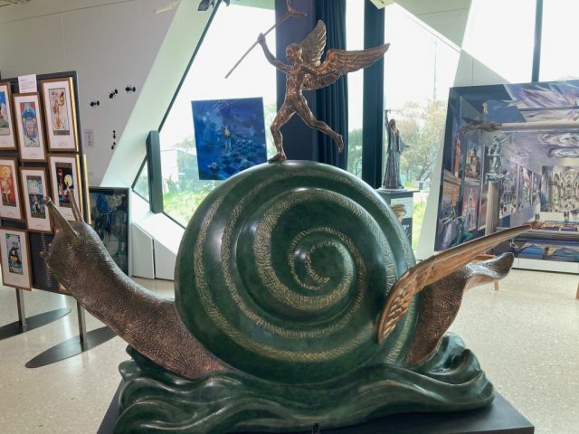 An extremely expensive Dali snail sculpture