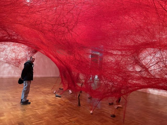 Chiharu Shiota - Absence embodied